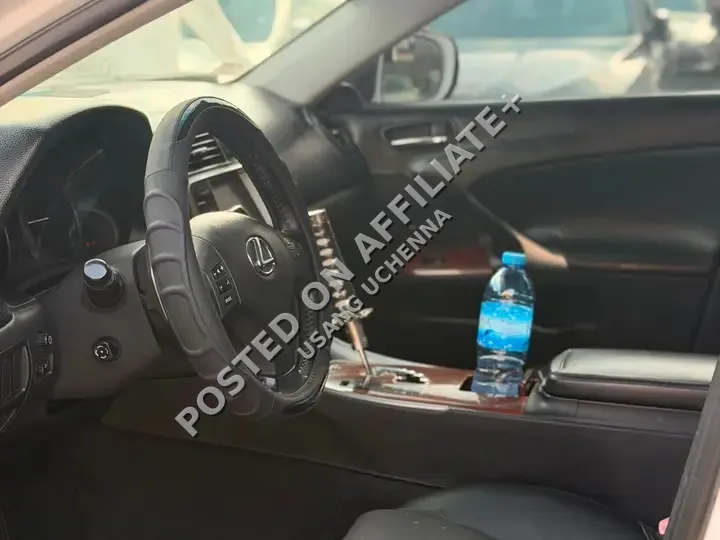 Lexus IS 350 Sedan 3