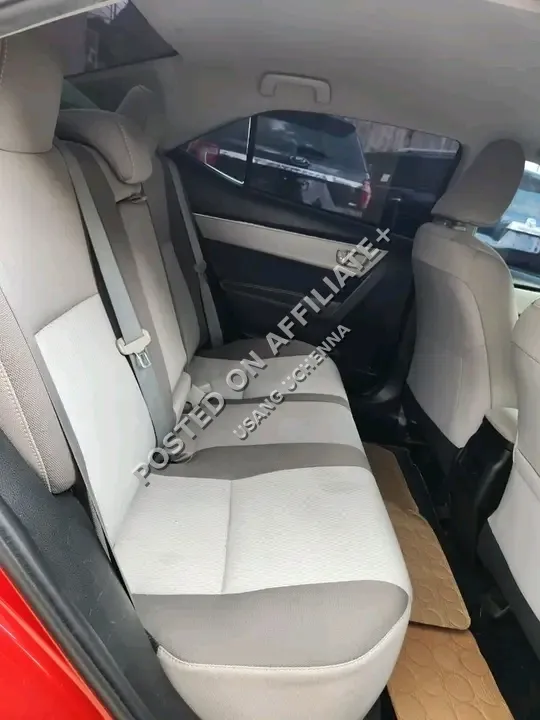 2018 Toyota Corolla LE. 4