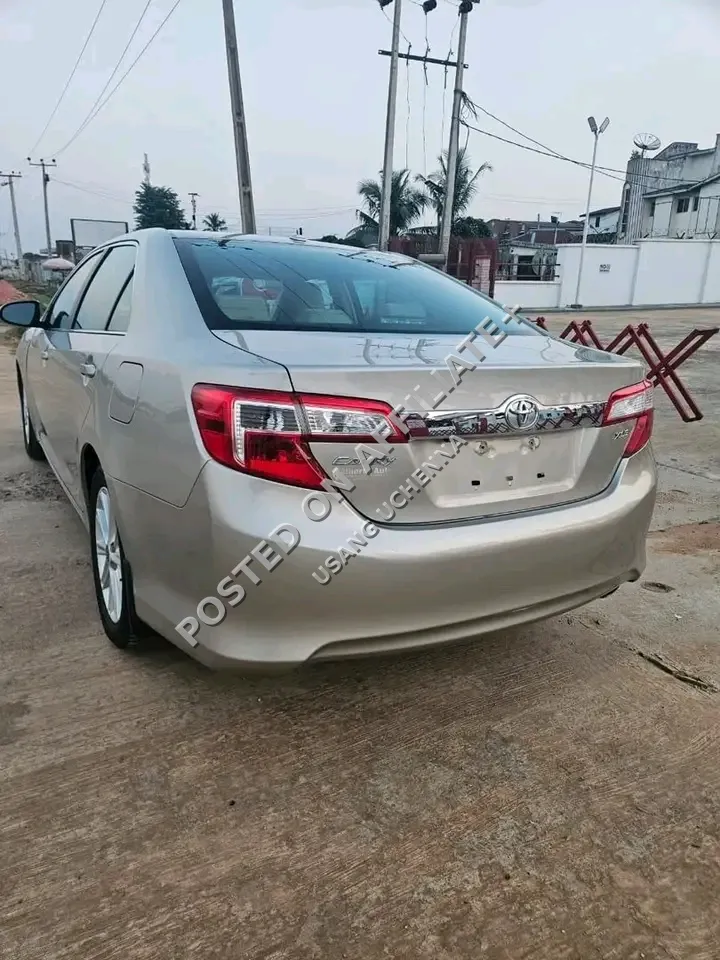 Toyota camry 2014 model  5