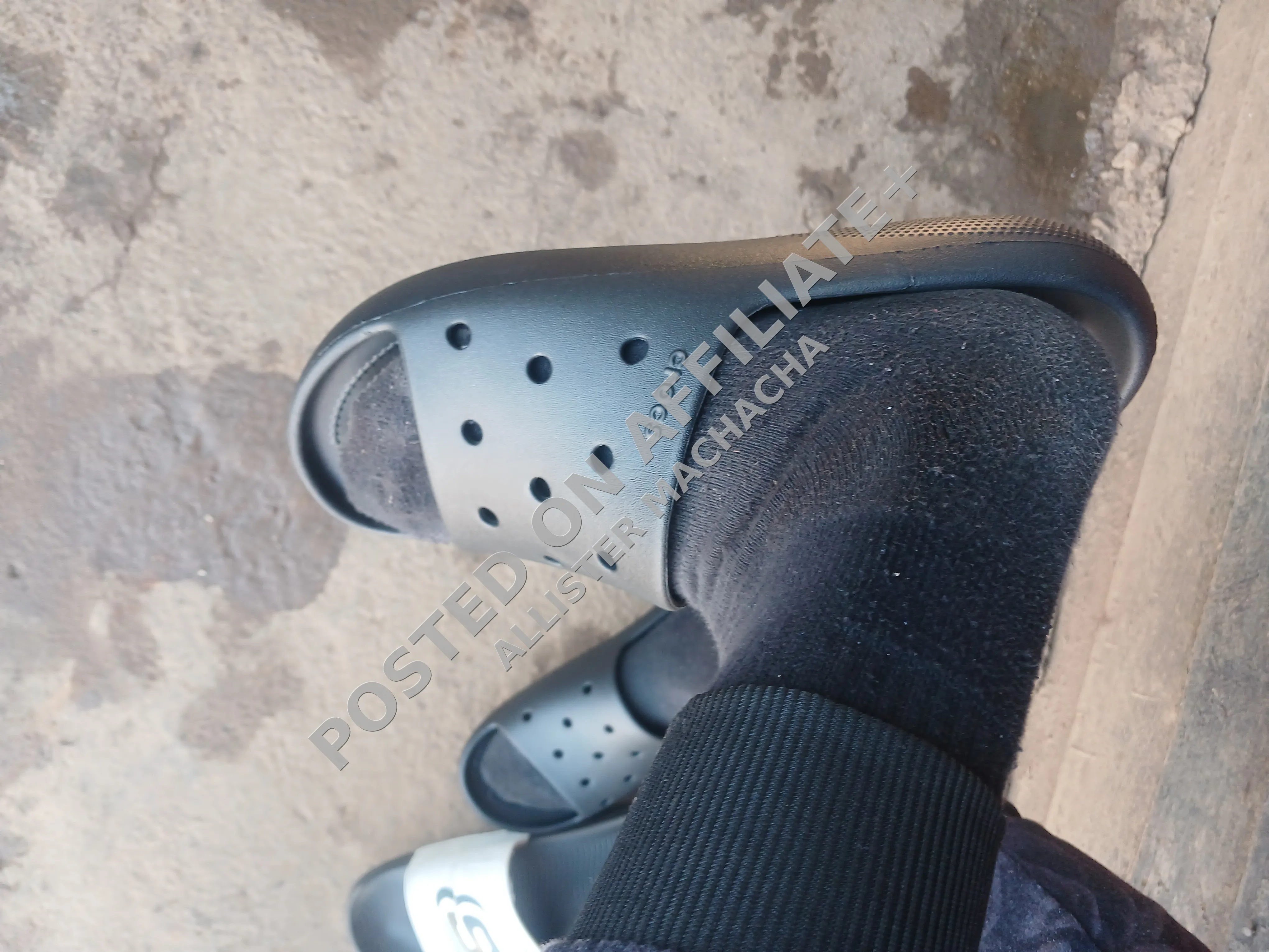 Crocs slide 2