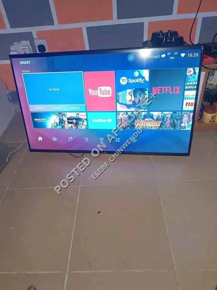 SMART TV 32INCHES